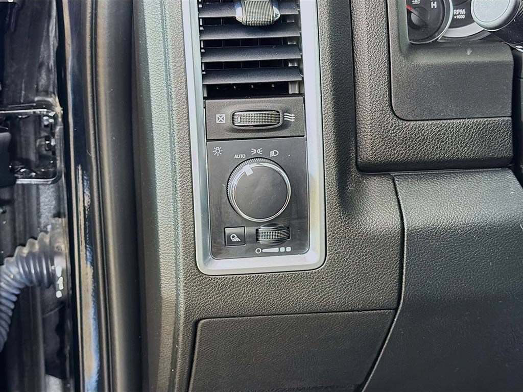 Used 2022 RAM 1500 Warlock AWD/4WD image 26