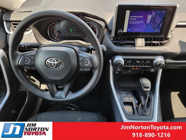 Used 2025 Toyota RAV4 XLE FWD image 27