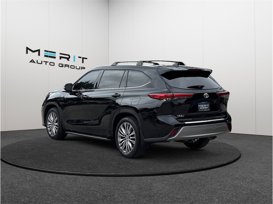 Used 2023 Toyota Highlander Platinum image 7
