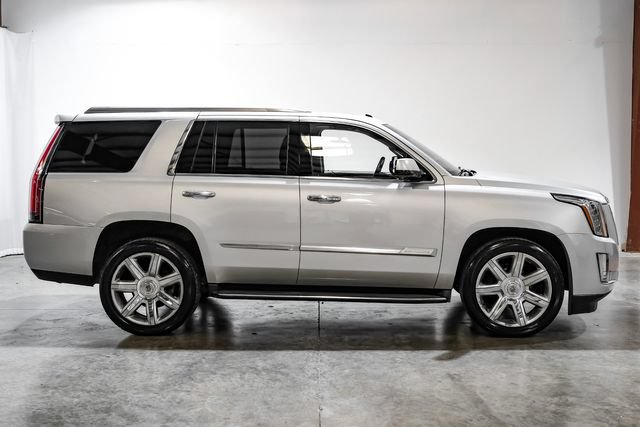 Used 2015 Cadillac Escalade Luxury AWD/4WD image 9