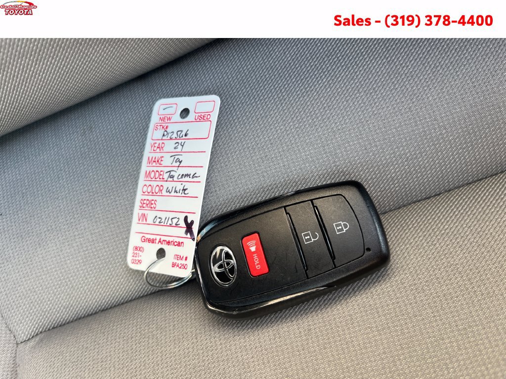 Certified 2024 Toyota Tacoma SR5 AWD/4WD image 18