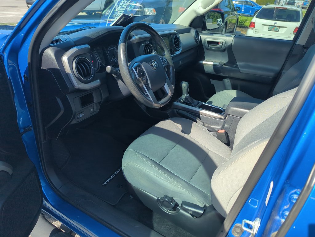 Used 2018 Toyota Tacoma SR5 RWD image 8