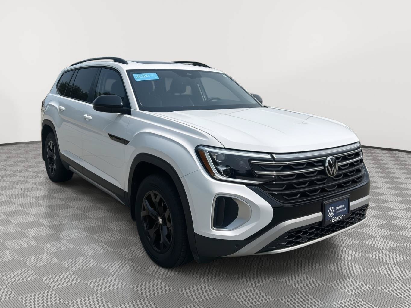 Used 2024 Volkswagen Atlas Peak Edition SE AWD/4WD image 4