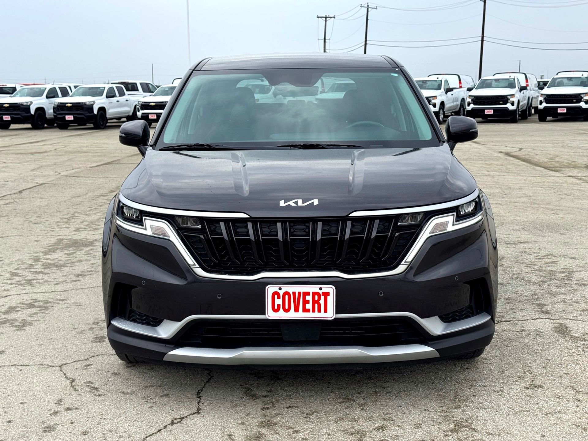 Used 2024 Kia Carnival EX image 3