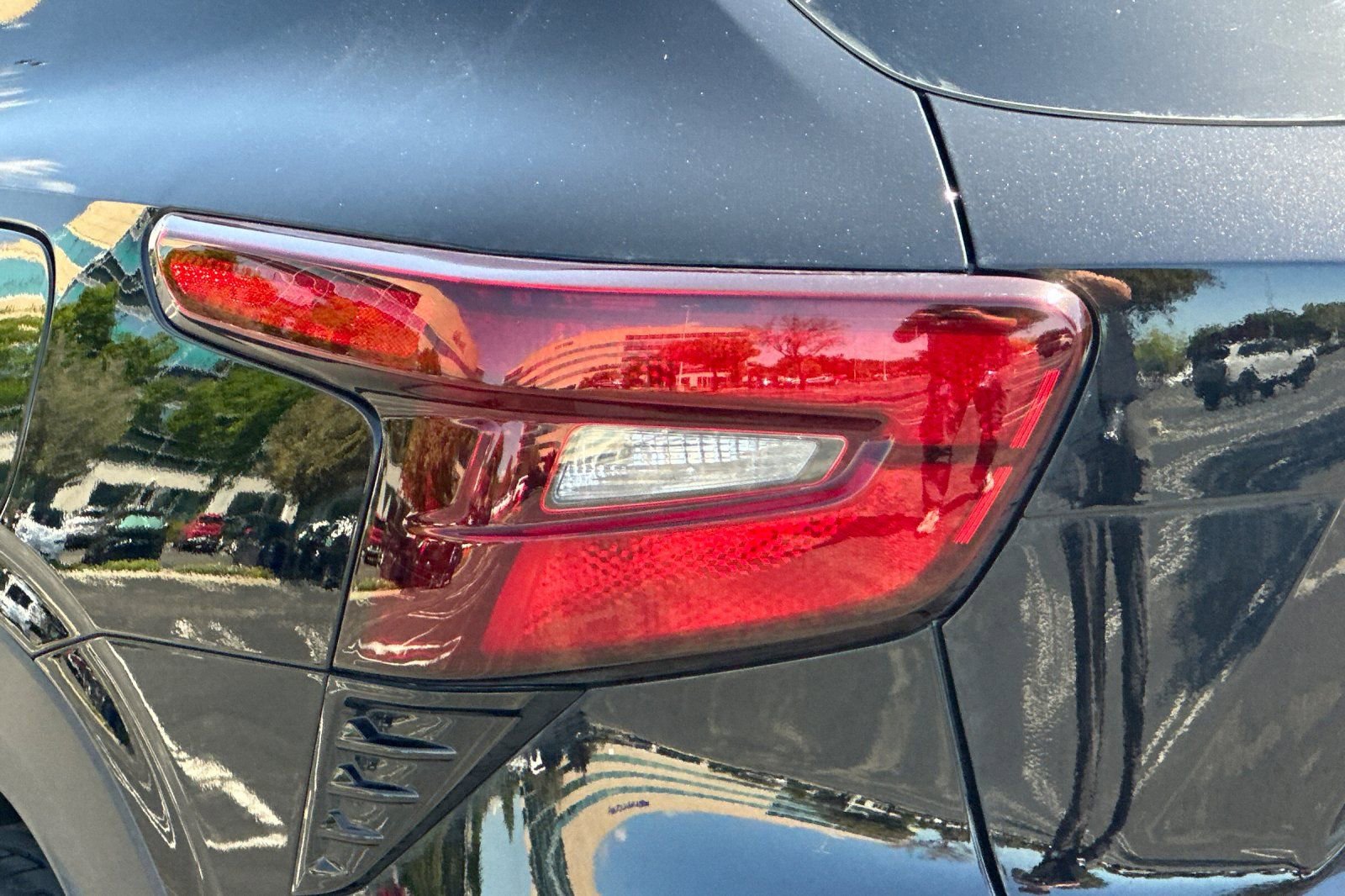 Used 2025 Chevrolet Trax RS w/ Sunroof Package image 44