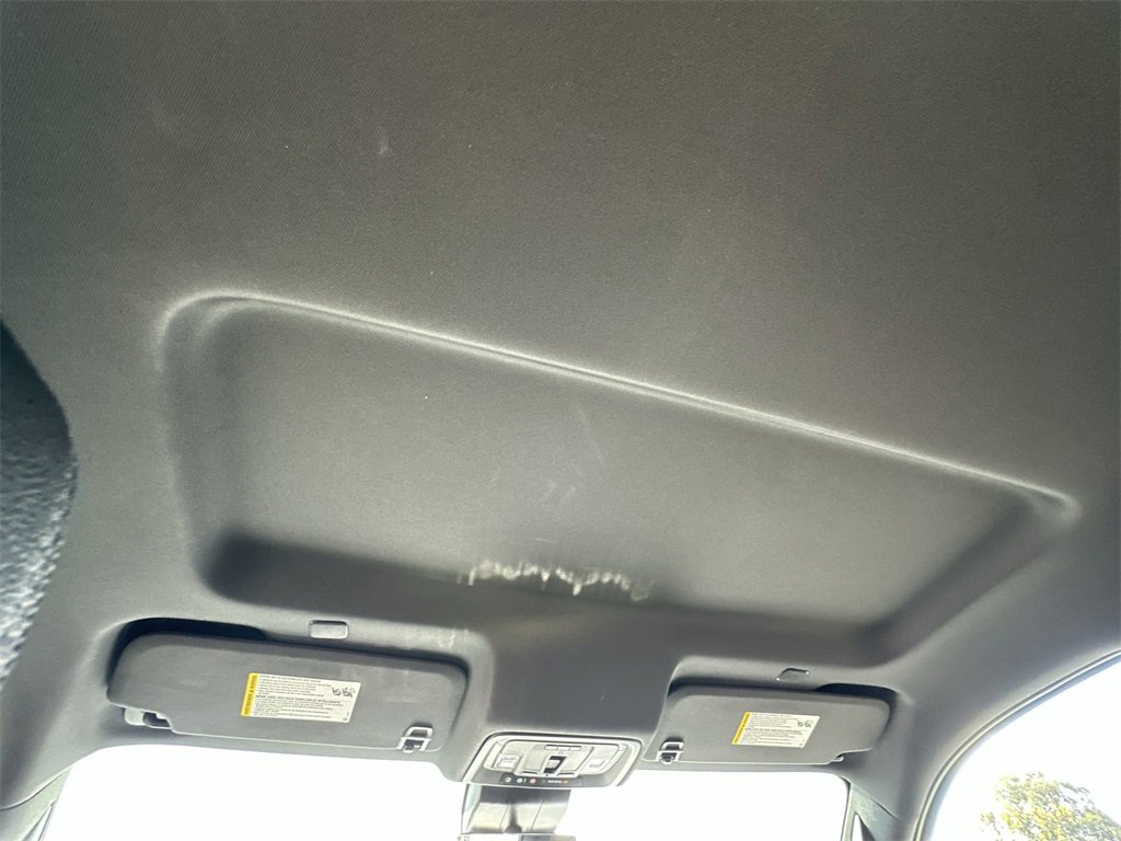 Used 2022 Chevrolet Silverado 1500 High Country w/ Technology Package image 30