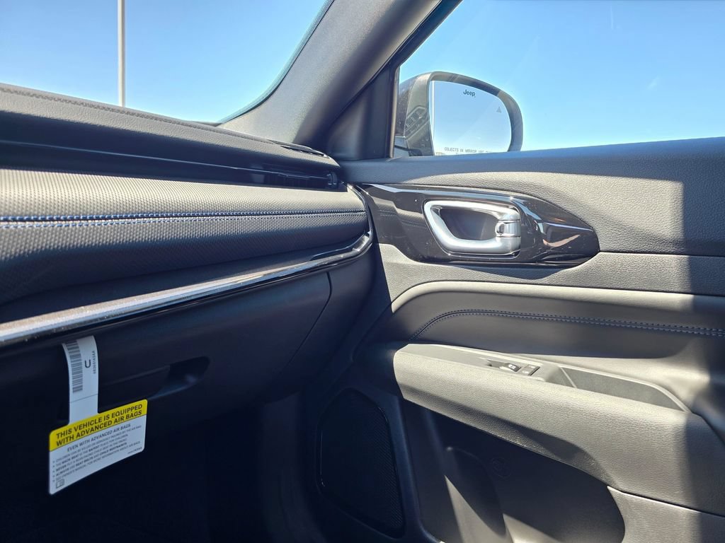 New 2026 Jeep Compass Latitude AWD/4WD image 28