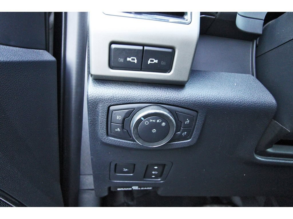 Used 2022 Ford F250 Lariat w/ Black Appearance Package AWD/4WD image 22