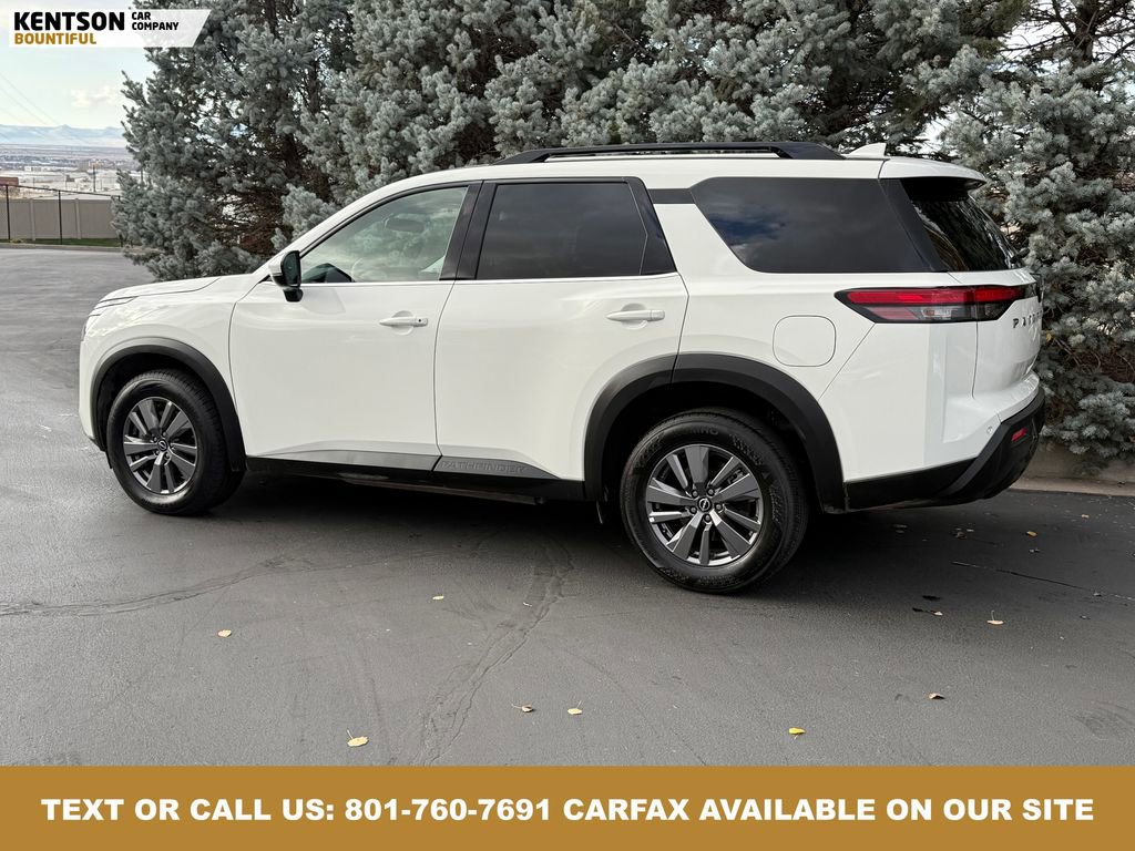 Used 2025 Nissan Pathfinder SV image 5