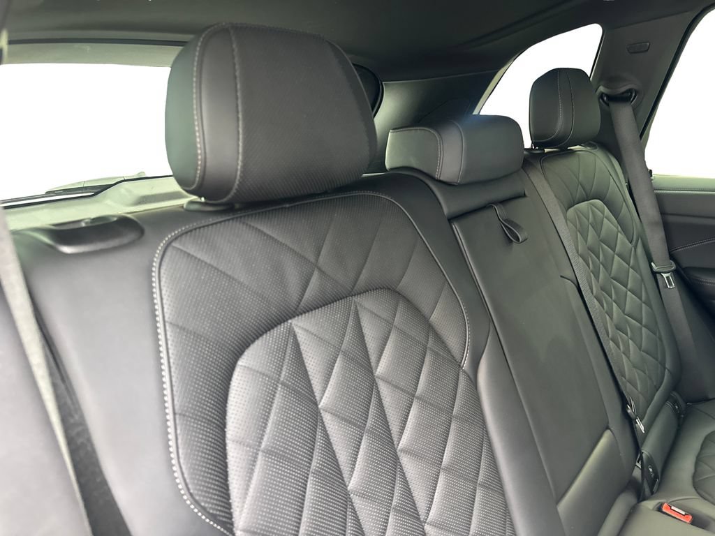 Used 2024 BMW X5 sDrive40i w/ Premium Package RWD image 41