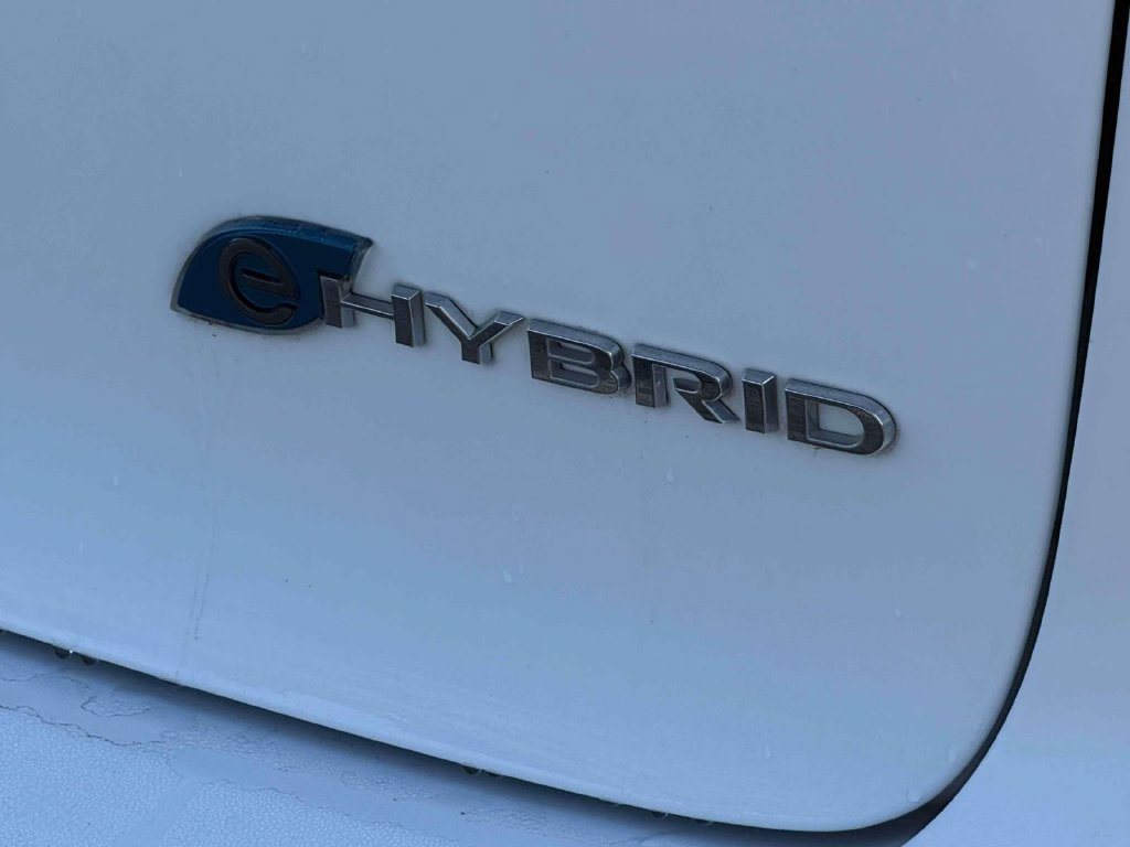 Used 2023 Chrysler Pacifica Limited FWD image 10