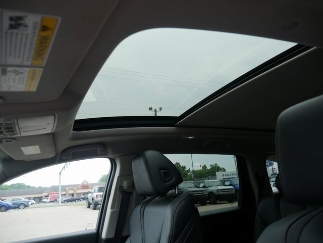 Used 2022 Acura MDX SH-AWD image 3