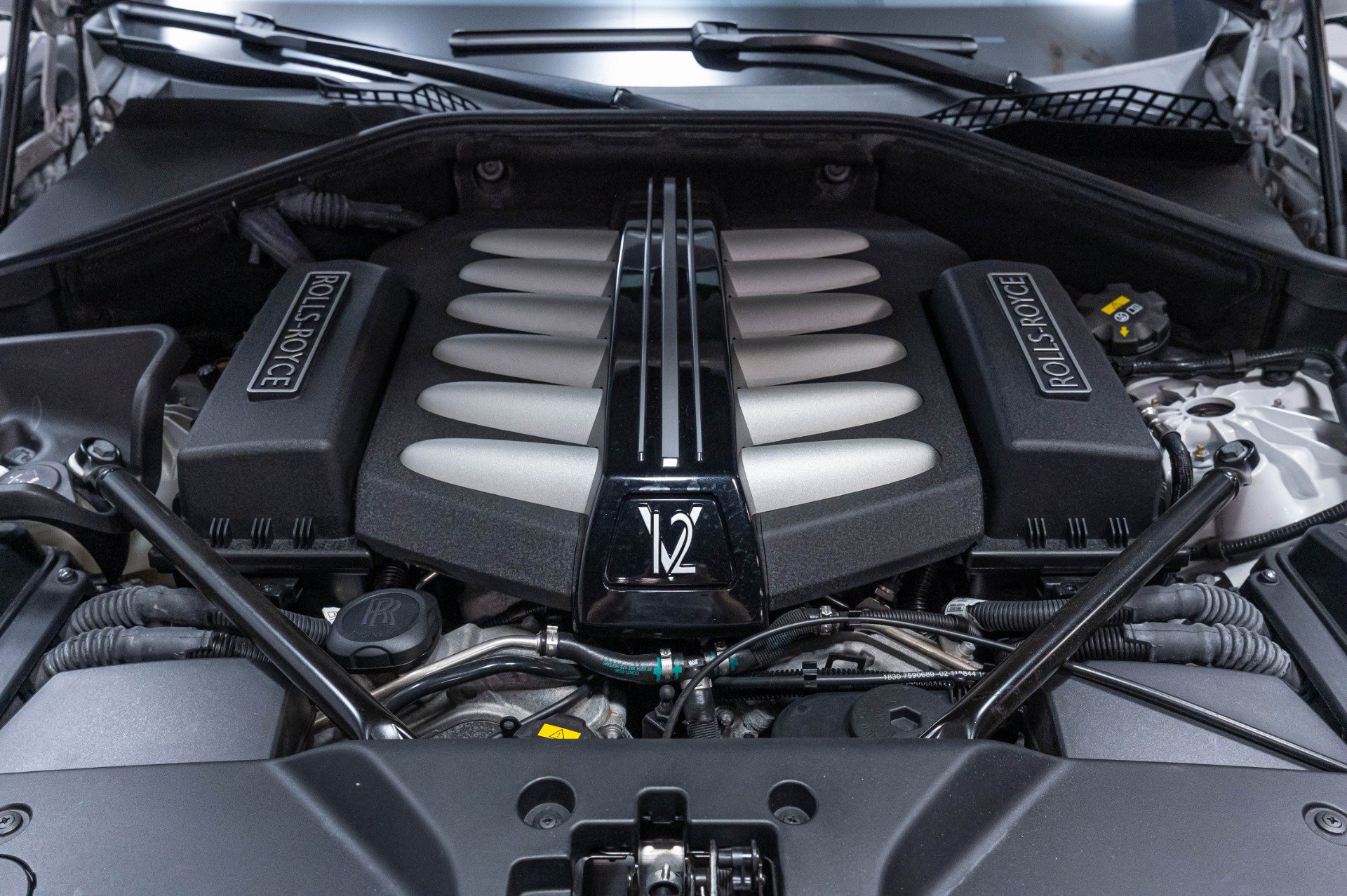 Used 2017 Rolls-Royce Dawn RWD image 55