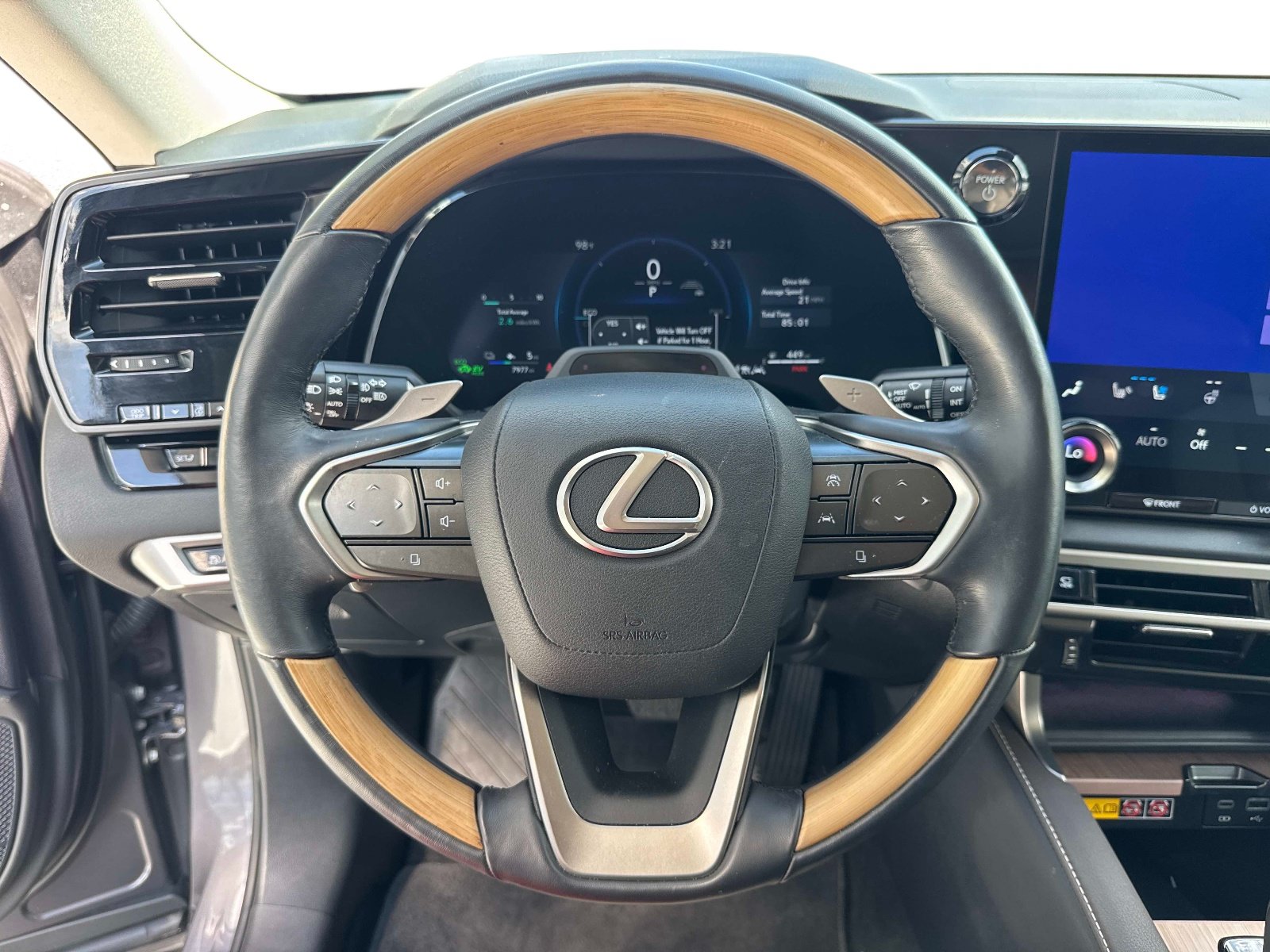 Used 2025 Lexus RX 450h AWD w/ Luxury Package image 29