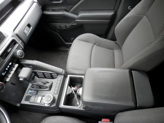 Used 2025 Toyota 4Runner SR5 AWD/4WD image 25