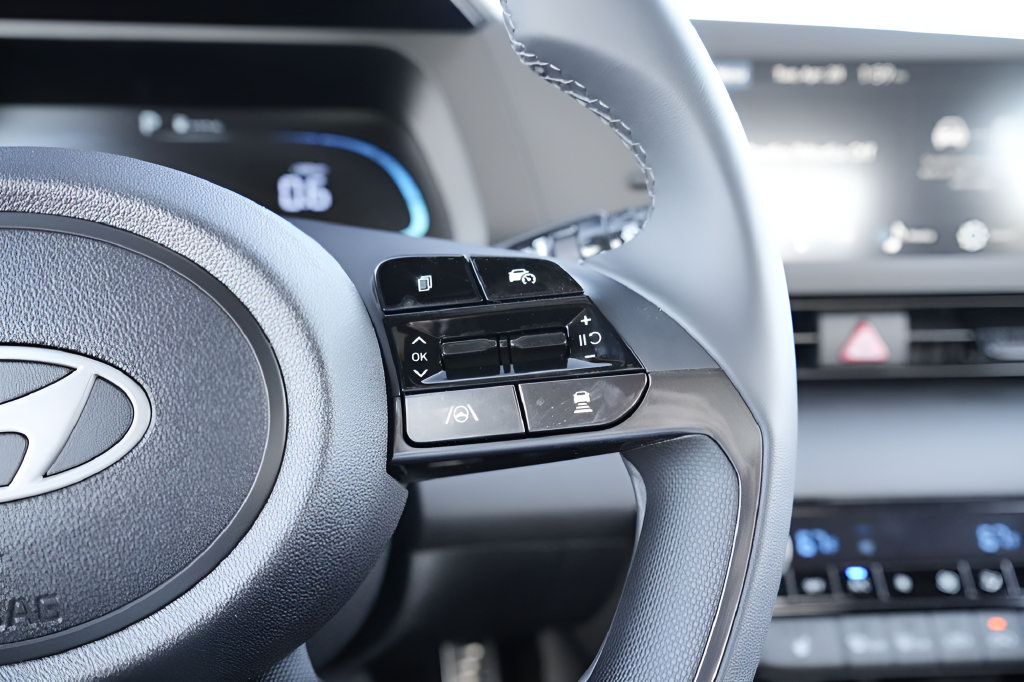 New 2026 Hyundai Elantra SEL Sport FWD image 25