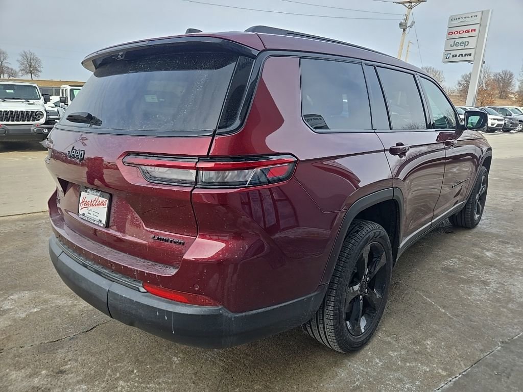 Used 2025 Jeep Grand Cherokee L Limited w/ Luxury Tech Group II image 9