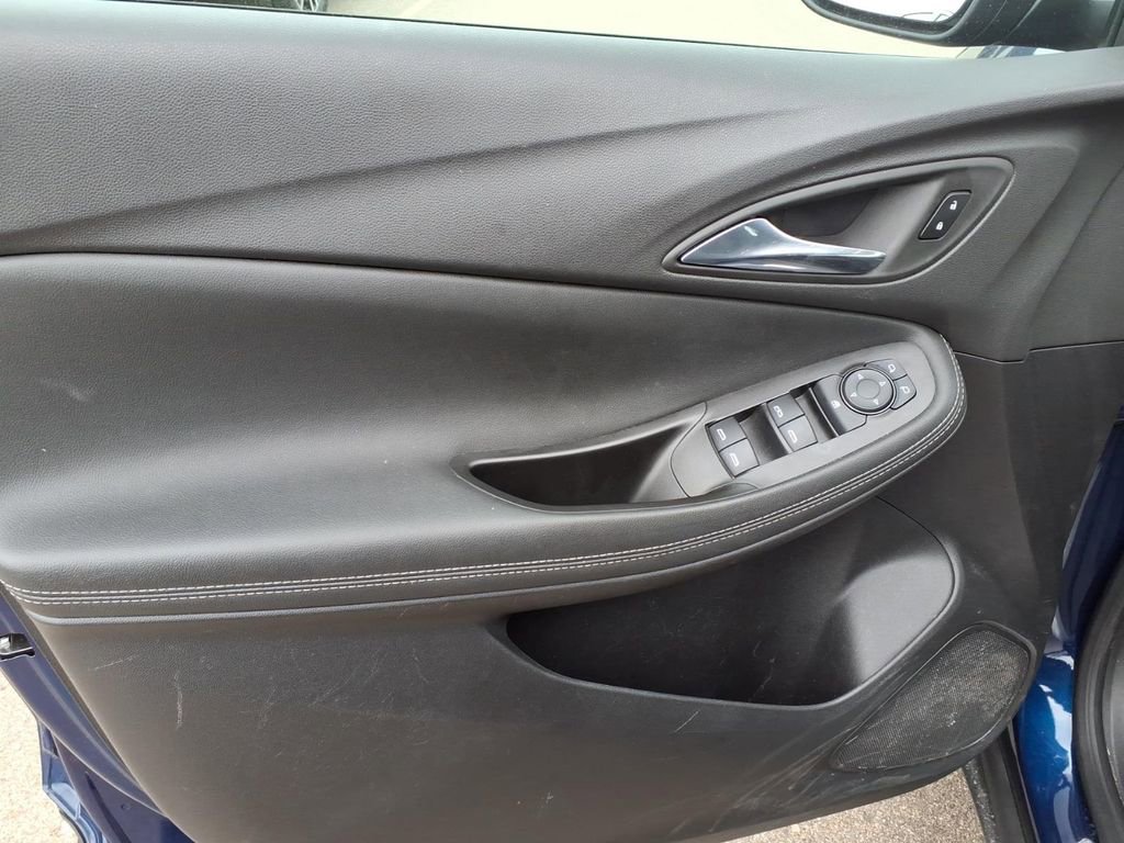 Used 2023 Buick Encore GX Select FWD image 11