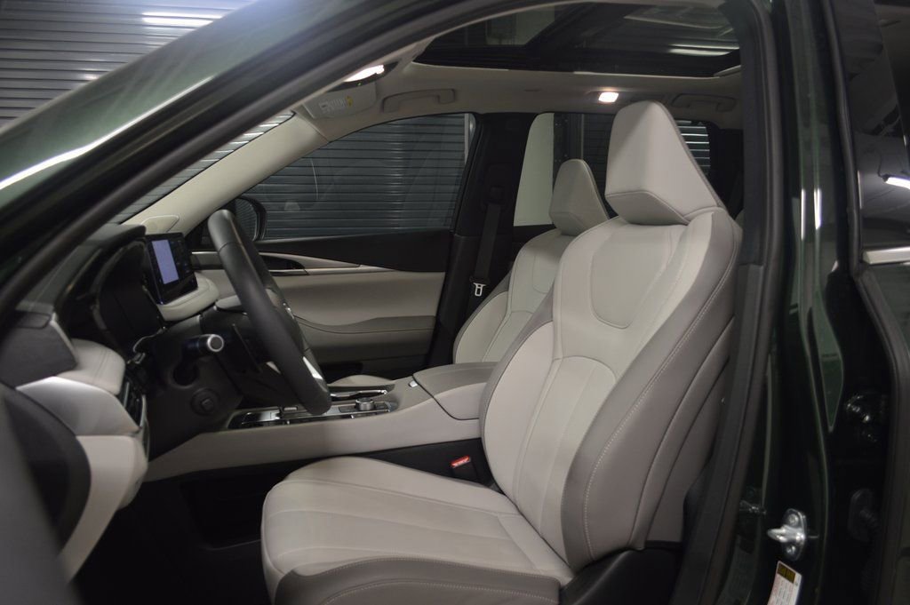 Certified 2026 INFINITI QX60 Luxe image 5