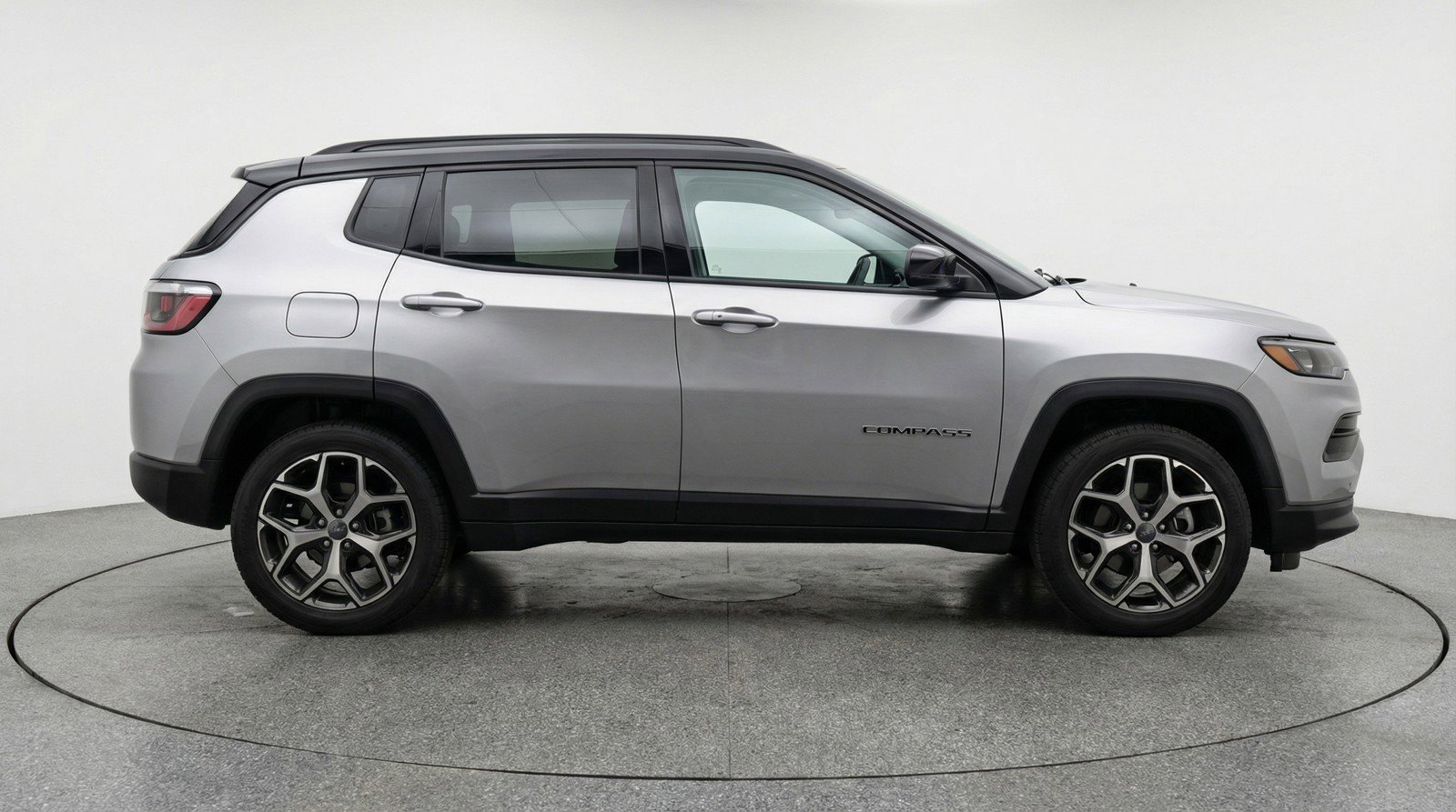 Used 2025 Jeep Compass Limited image 11