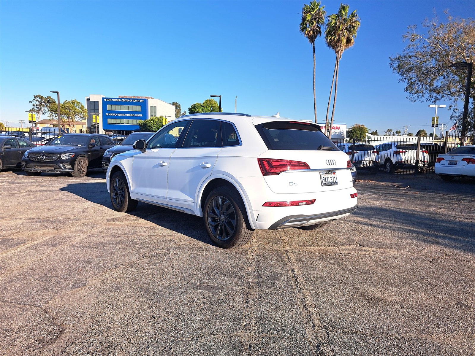 Used 2023 Audi Q5 2.0T Premium w/ Convenience Package image 4