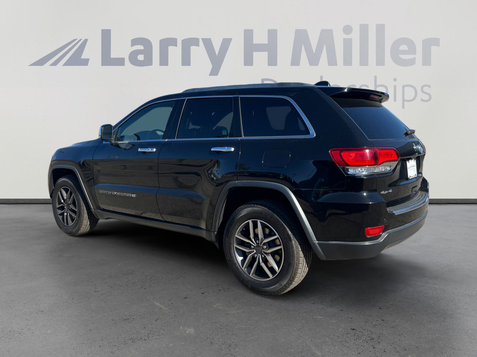 Used 2022 Jeep Grand Cherokee Limited image 3