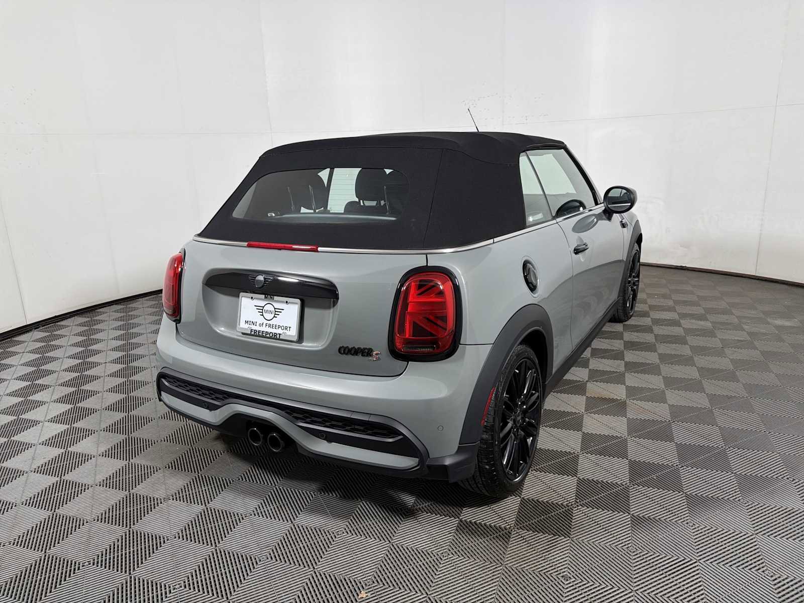 Used 2023 MINI Cooper S image 6