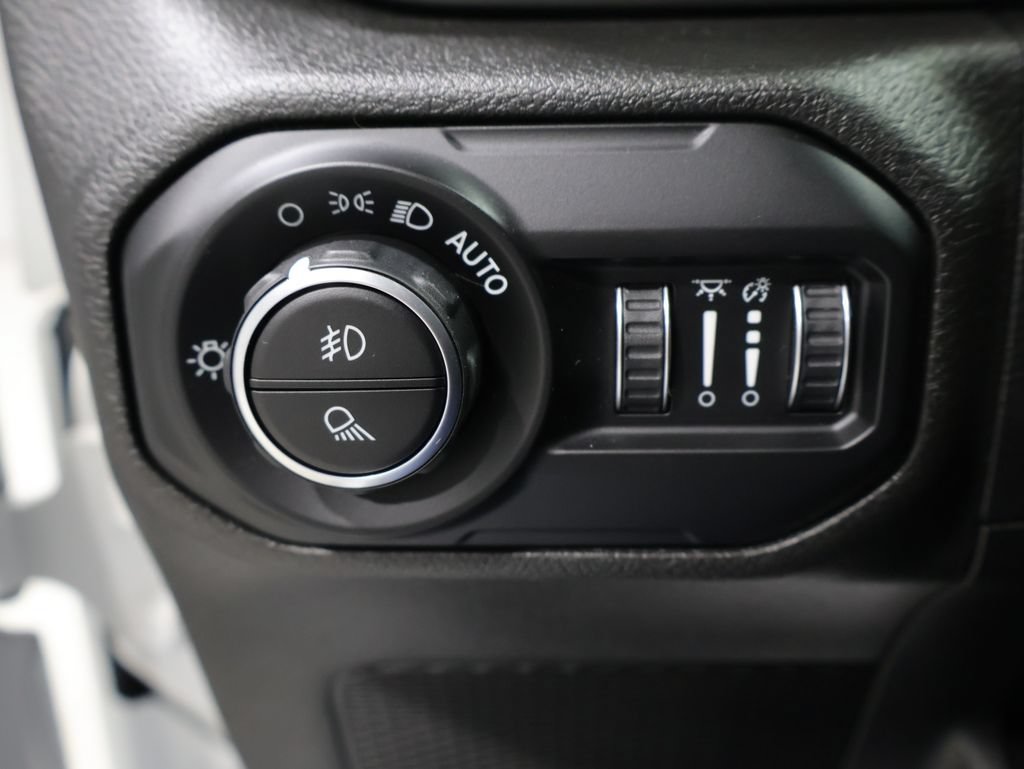 Used 2021 Jeep Gladiator Overland AWD/4WD image 30