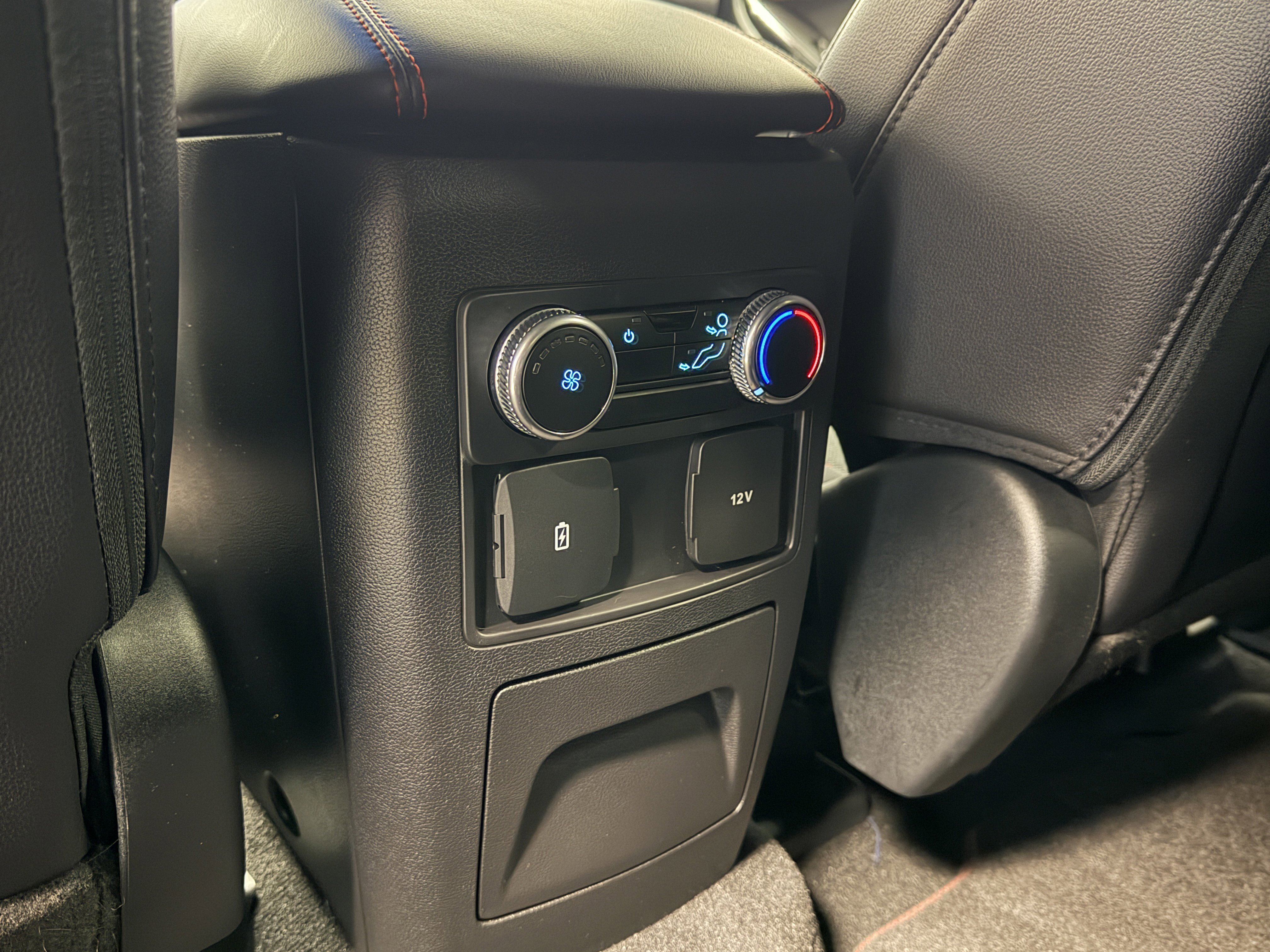 Used 2024 Ford Explorer ST-Line w/ Class IV Trailer Tow Package image 23