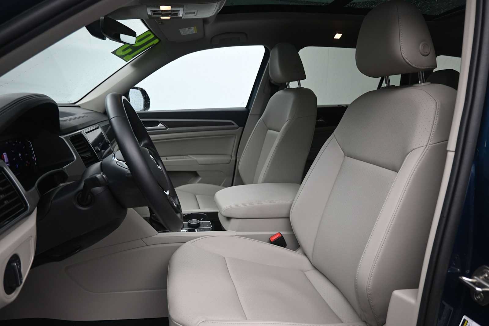 Used 2019 Volkswagen Atlas SEL R-Line AWD/4WD image 11