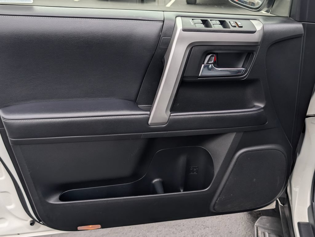 Used 2022 Toyota 4Runner SR5 AWD/4WD image 17
