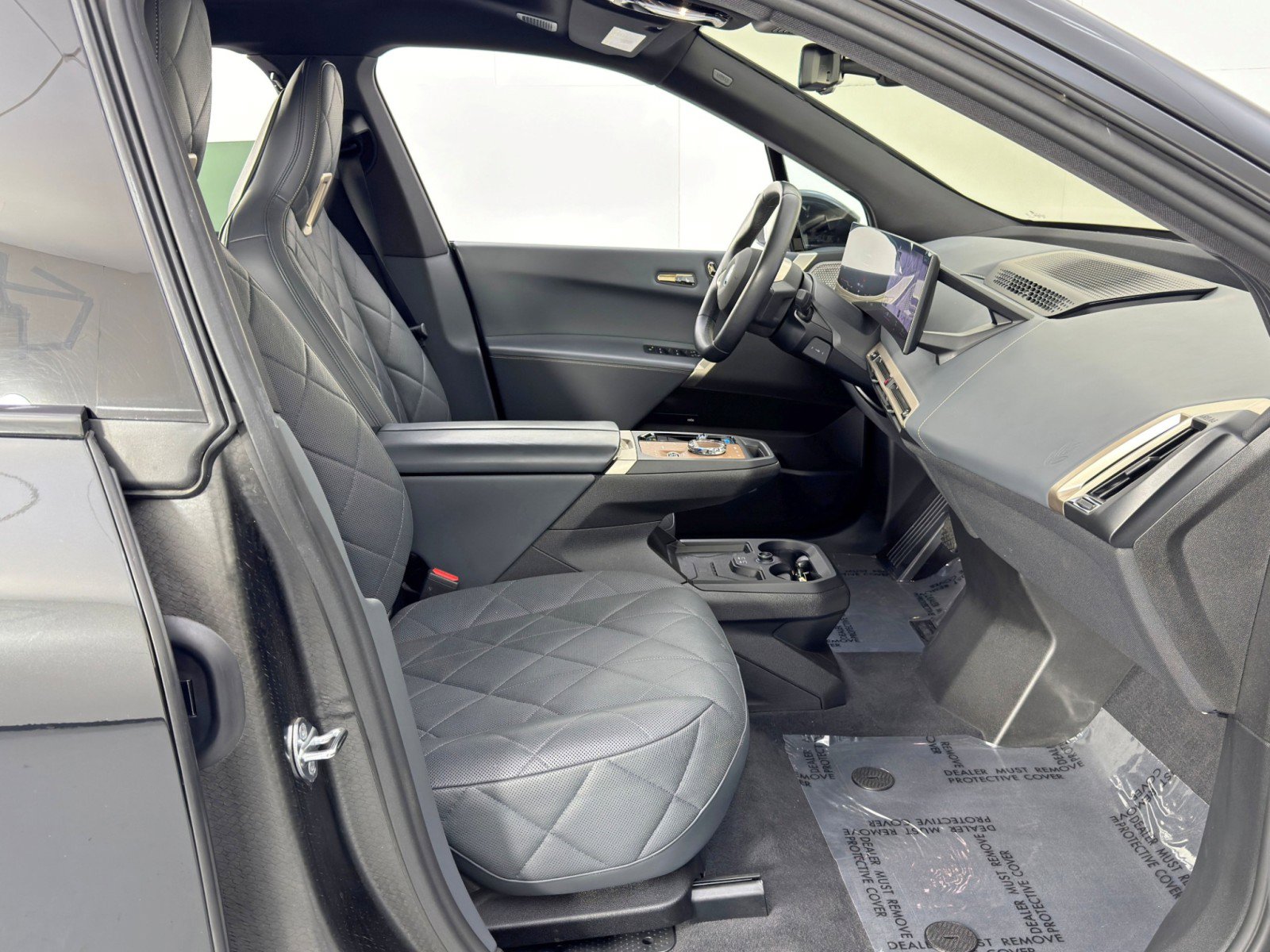 Used 2023 BMW iX M60 w/ Executive Package image 16