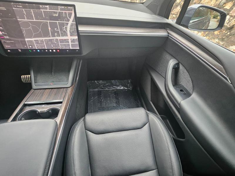 Used 2022 Tesla Model X image 52