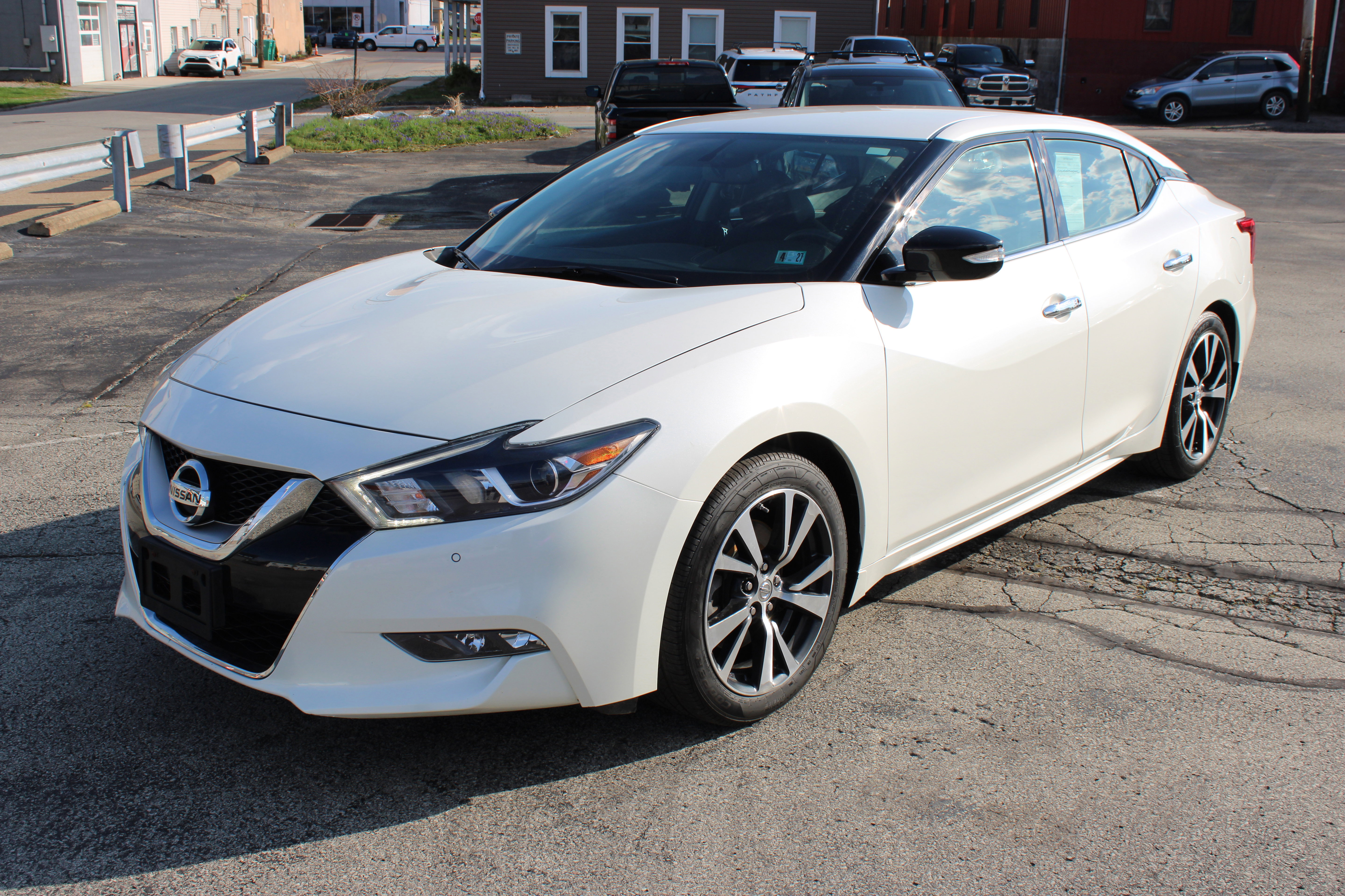 Used 2017 Nissan Maxima 3.5 SV image 1