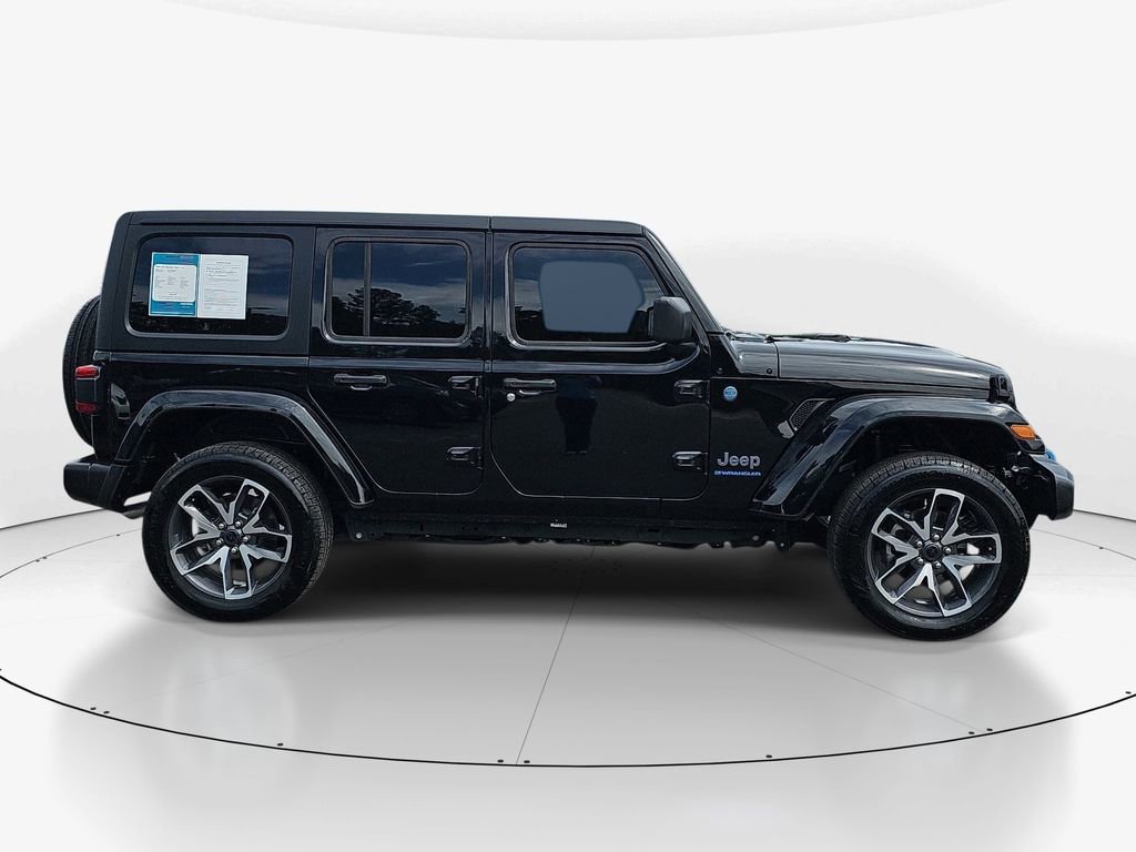 Used 2024 Jeep Wrangler Unlimited w/ Convenience Group AWD/4WD image 5