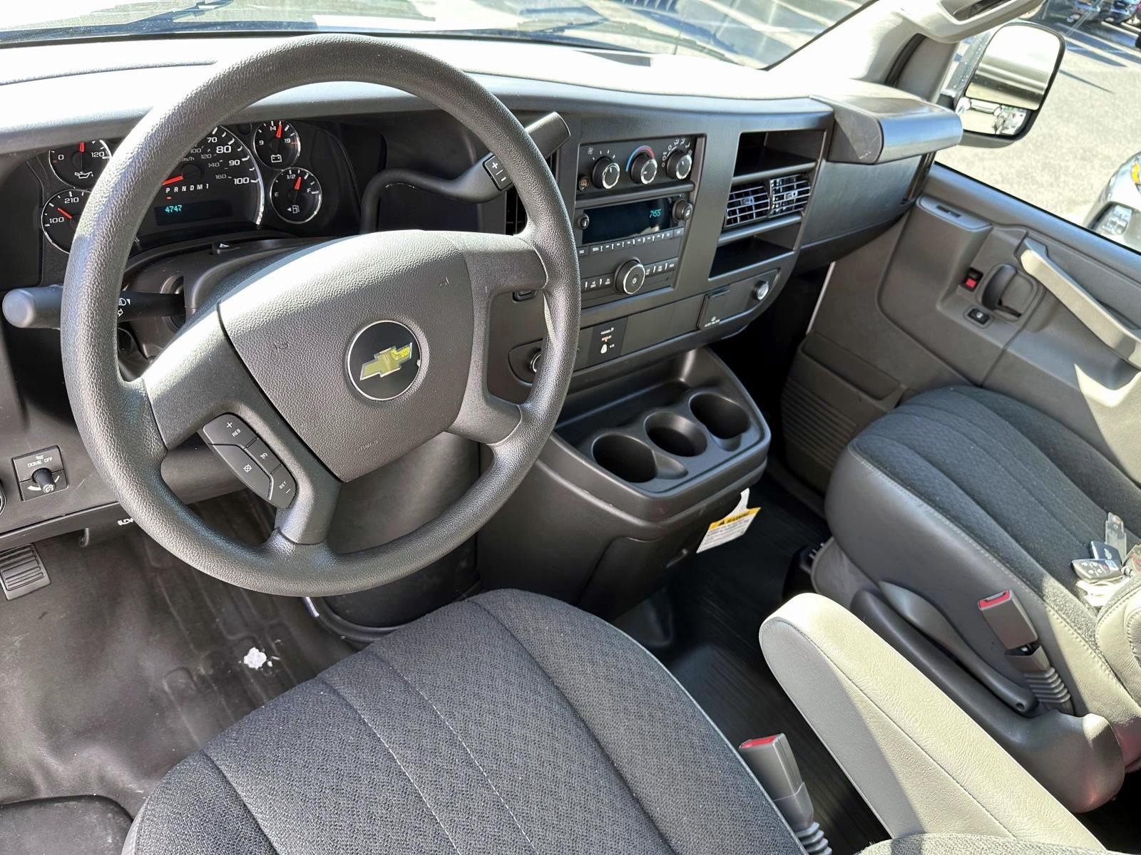Used 2025 Chevrolet Express 2500 RWD image 15
