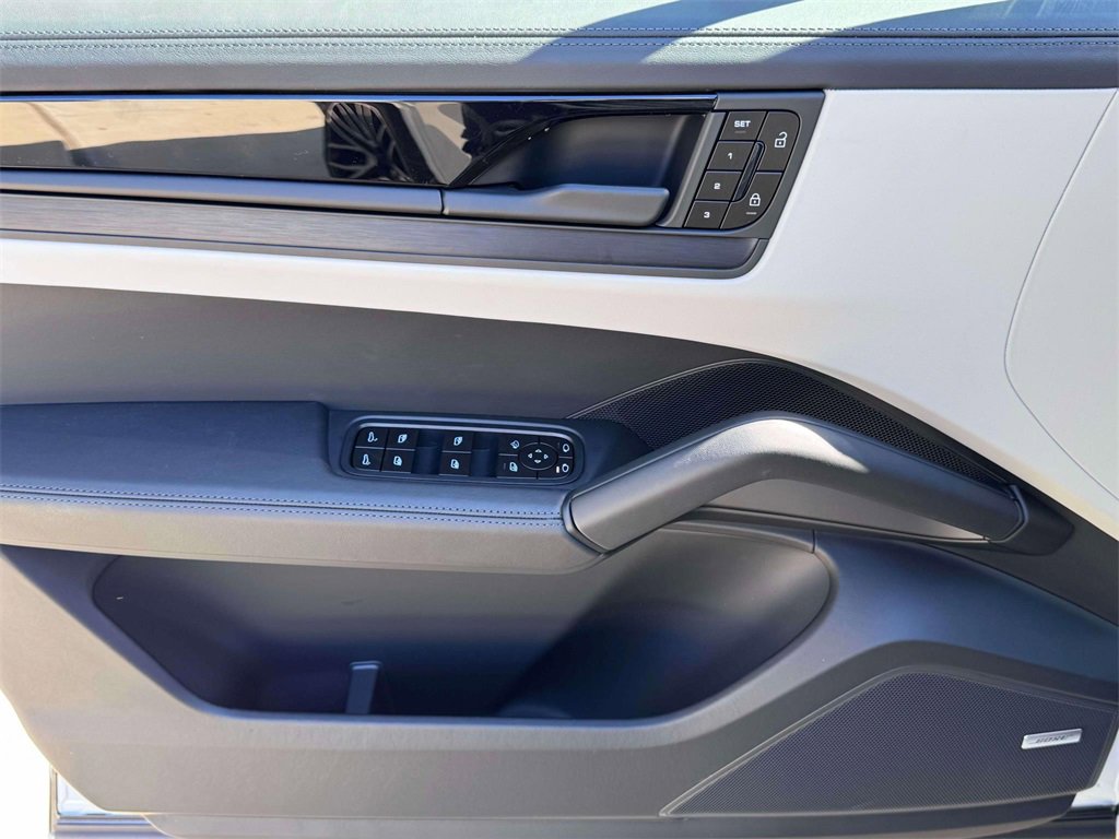 New 2026 Porsche Cayenne GTS image 15