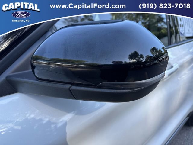 Used 2024 Ford Explorer Platinum w/ Technology Package AWD/4WD image 12