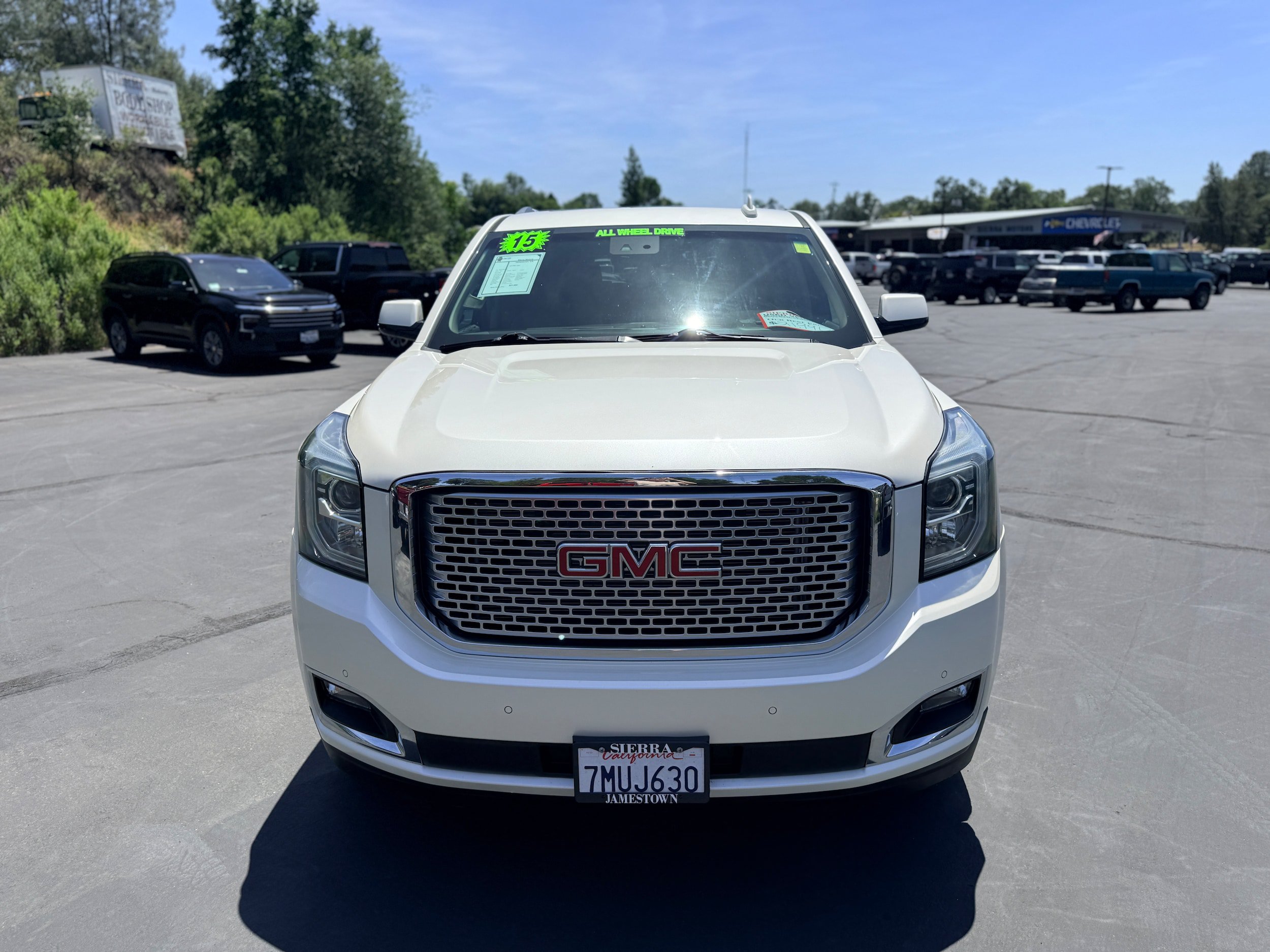 Used 2015 GMC Yukon Denali w/ Open Road Package AWD/4WD image 3