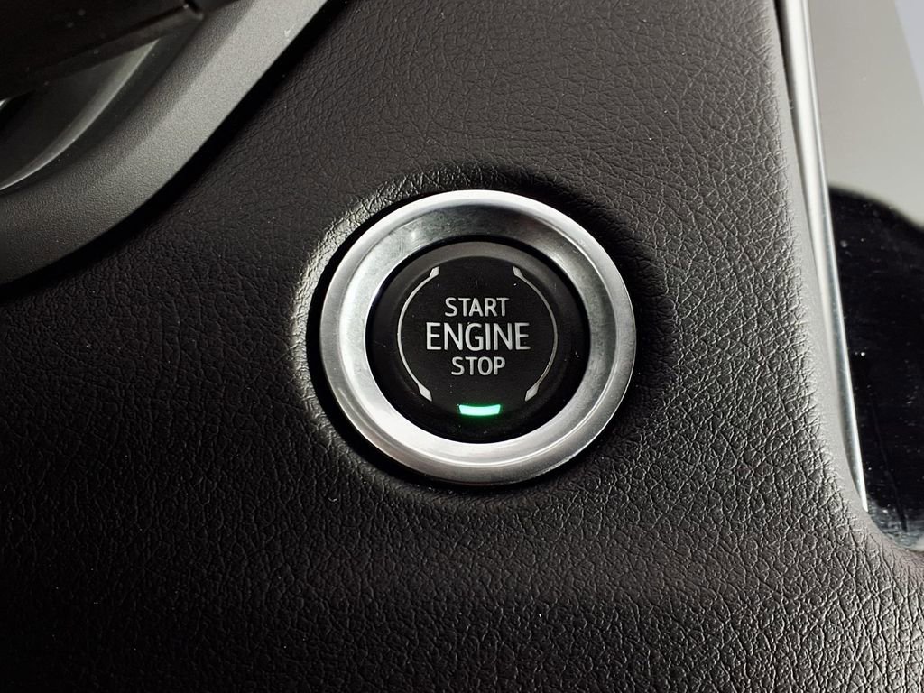 Used 2023 Cadillac XT4 Sport image 17