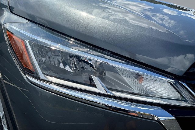 Used 2024 Nissan Kicks S FWD image 28