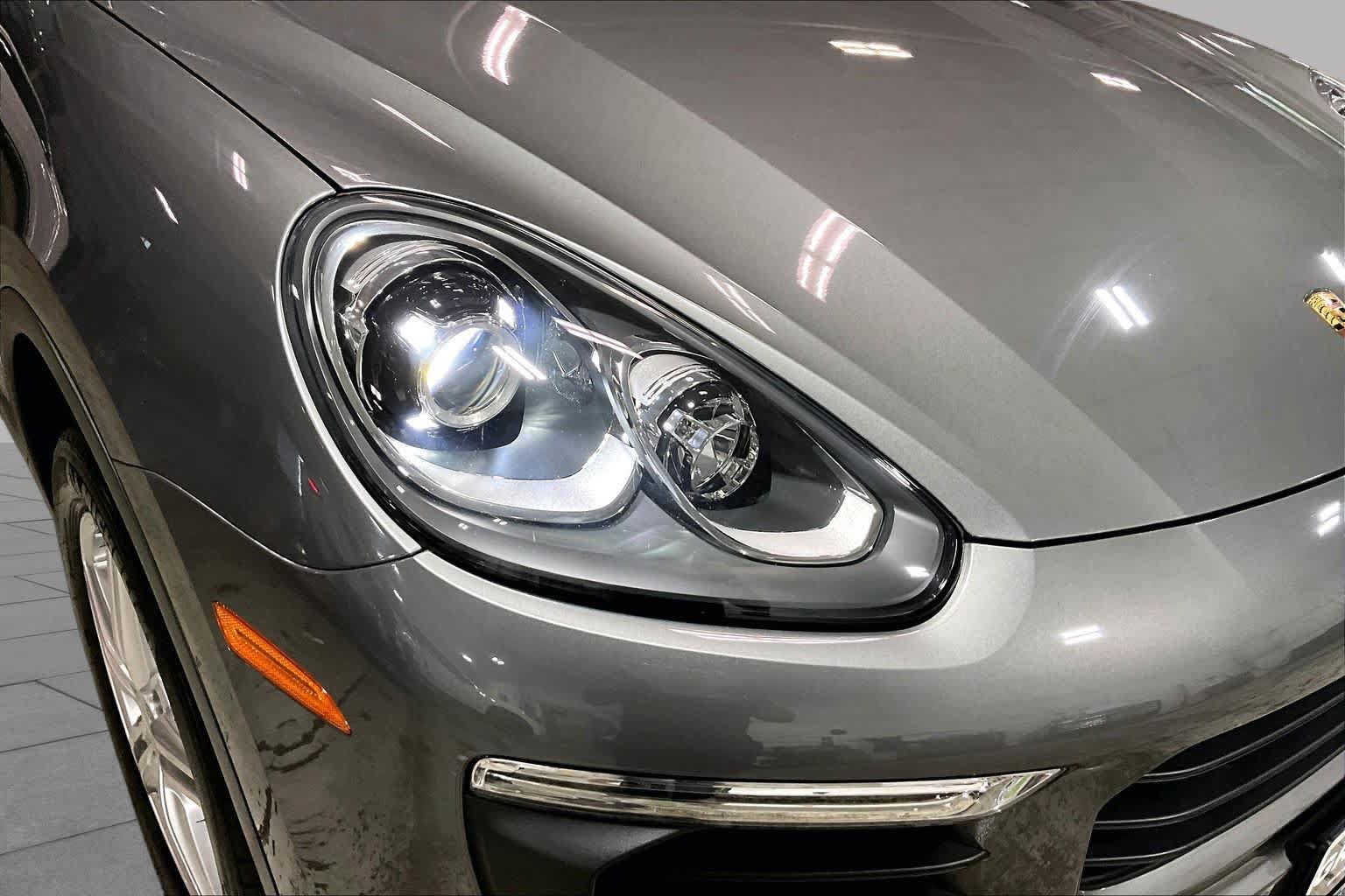 Used 2016 Porsche Cayenne AWD/4WD image 26