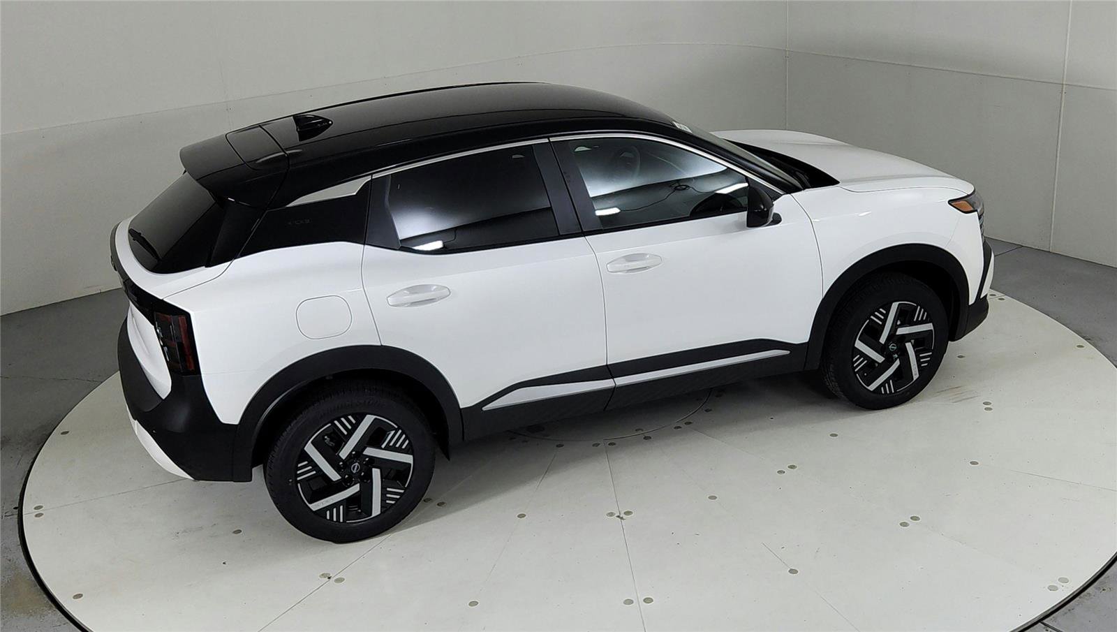 Used 2025 Nissan Kicks SV image 20