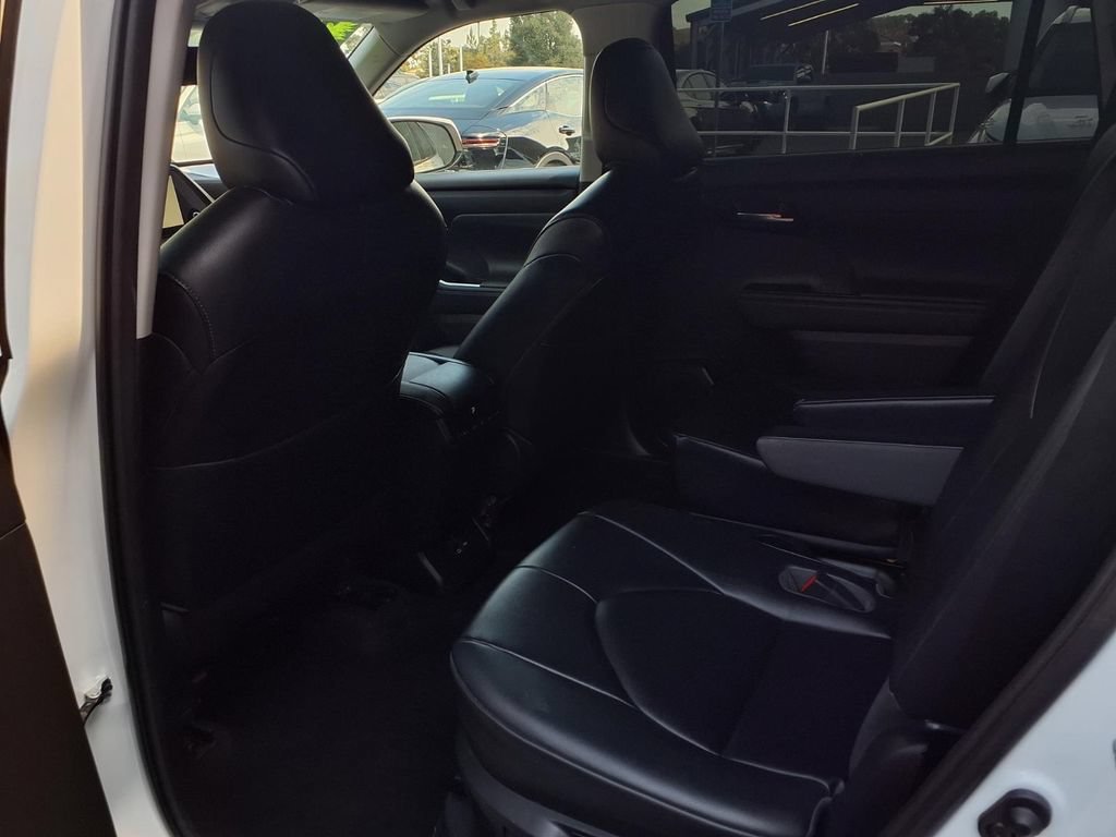 Used 2023 Toyota Highlander XLE w/ Protection Package #3 (TMS) AWD/4WD image 20