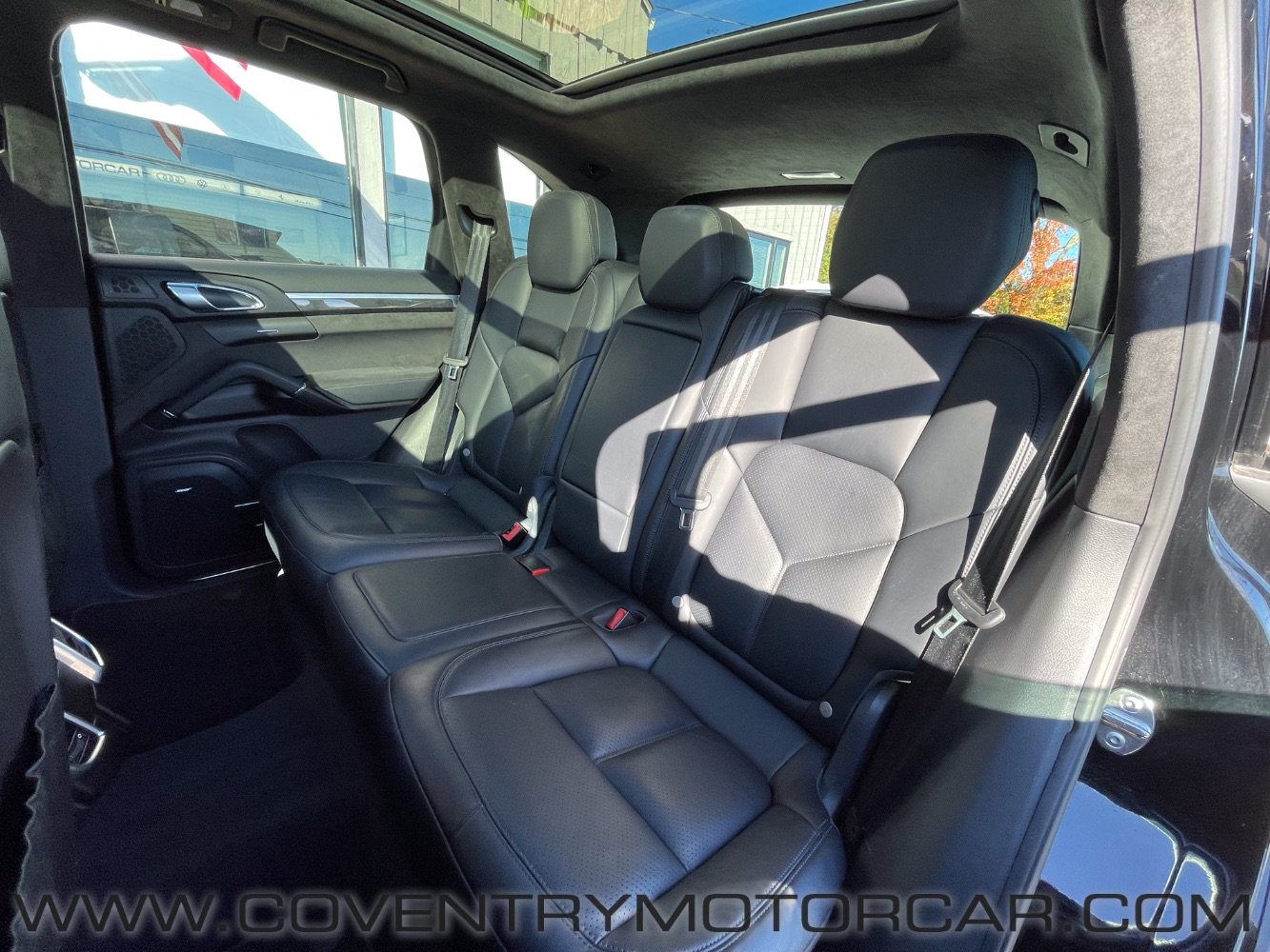 Used 2016 Porsche Cayenne GTS AWD/4WD image 34