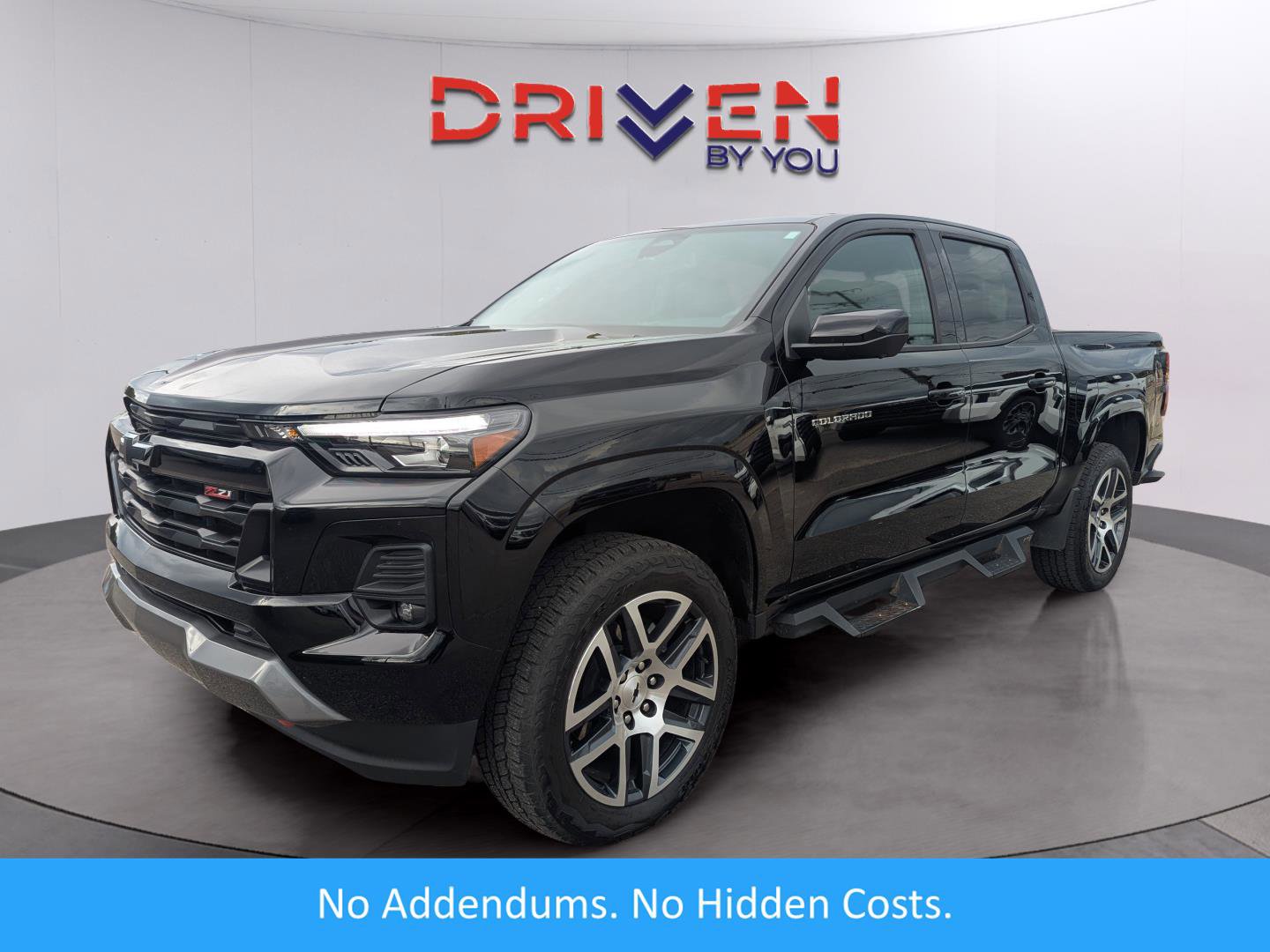 Used 2024 Chevrolet Colorado Z71 w/ Z71 Convenience Package 2