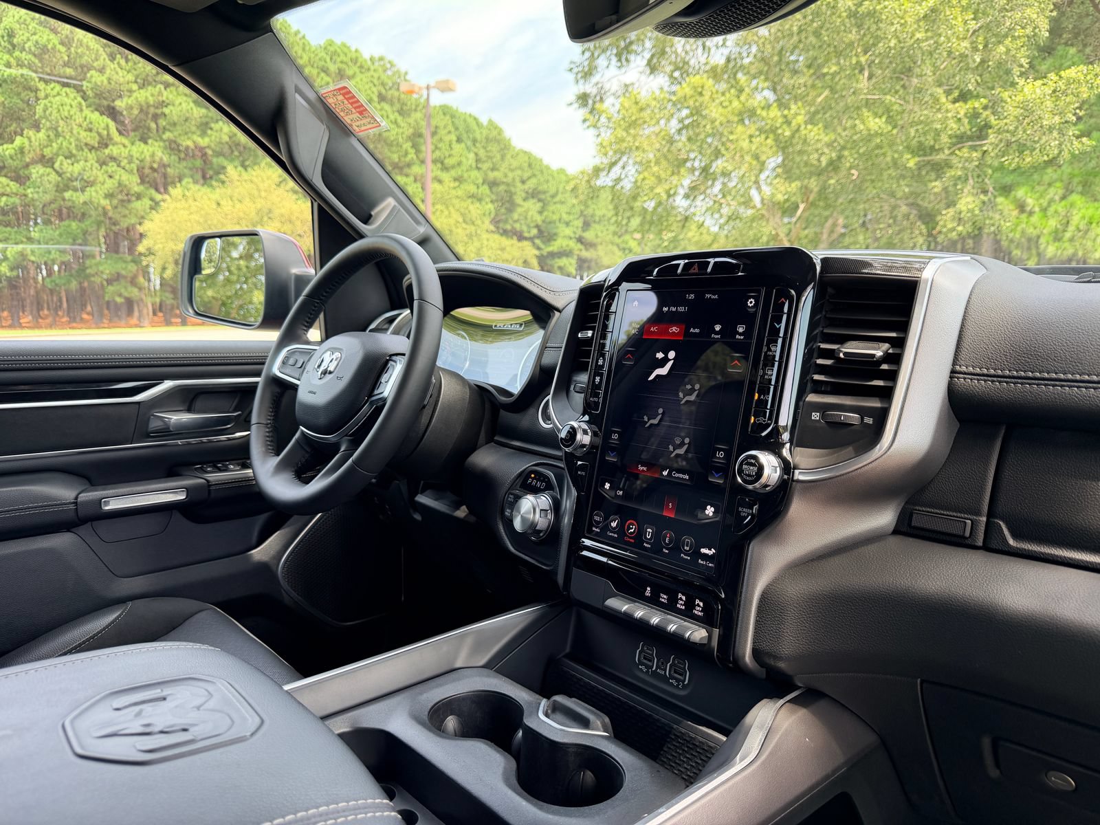Used 2021 RAM 1500 Laramie w/ Sport Appearance Package AWD/4WD image 17