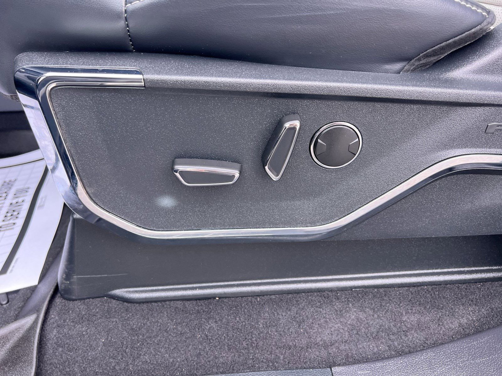 Used 2023 Ford F150 Lightning Platinum image 14