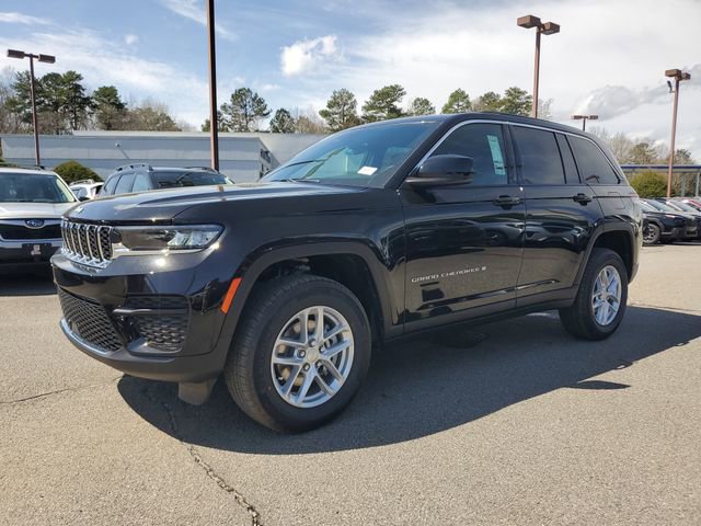 New 2026 Jeep Grand Cherokee Laredo RWD image 3