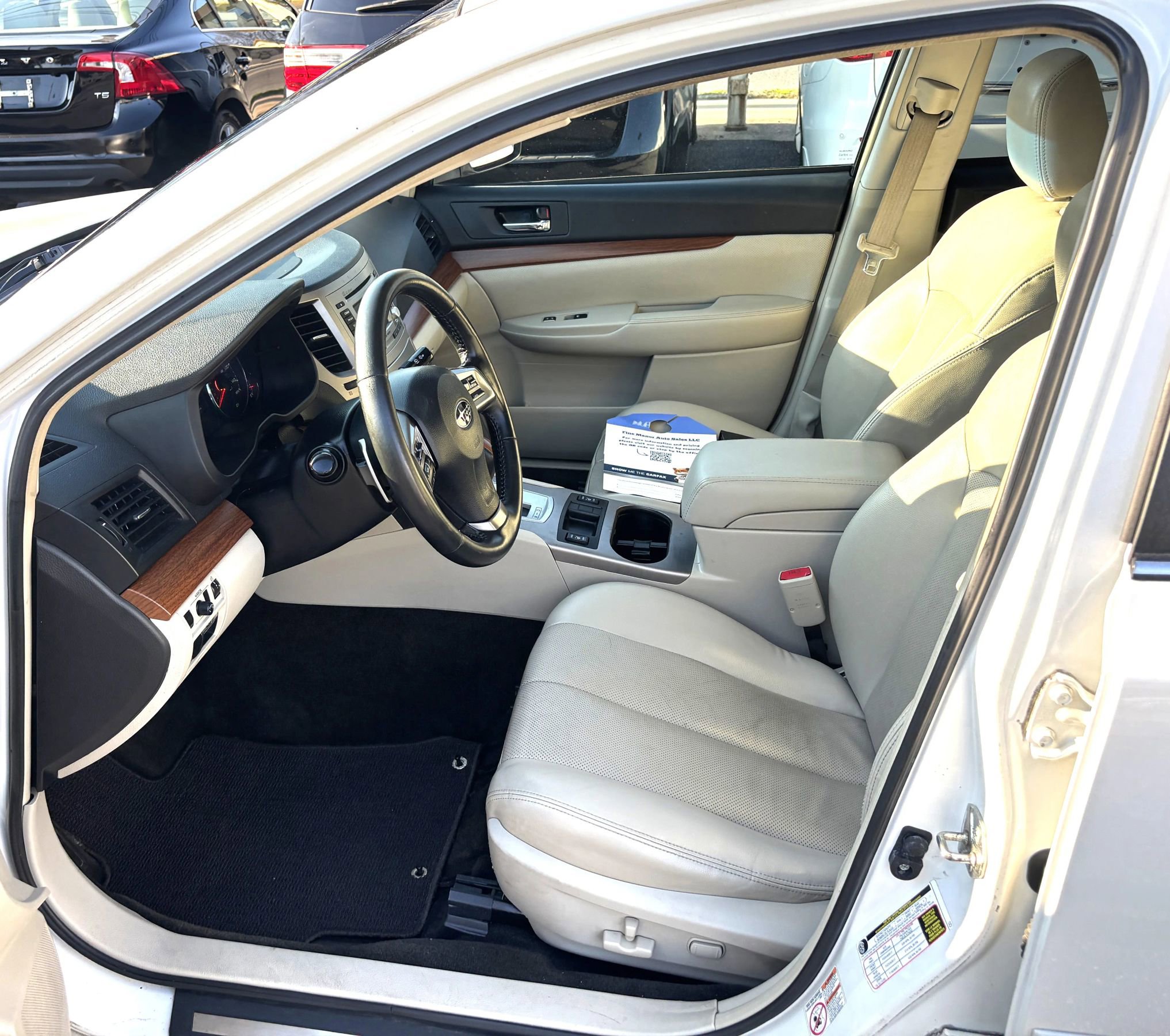 Used 2014 Subaru Outback 2.5i Limited w/ Moonroof Package AWD/4WD image 14